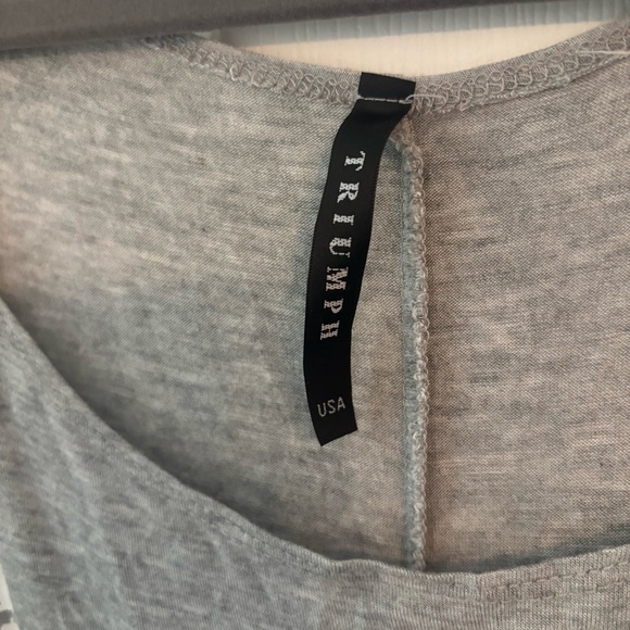 Gray Graphic Sleeveless Tank Top - Beach Mode On - Size: Large - Picture 2 of 4